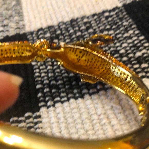 Elephant Bangle Bracelet. NWOT - Picture 6 of 9